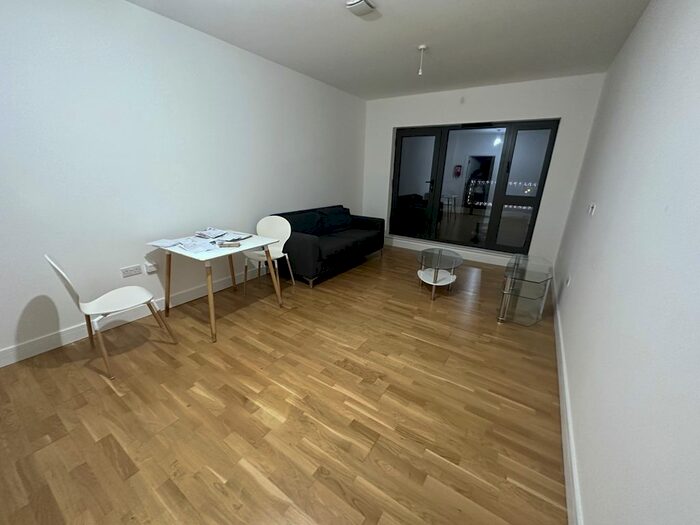 1 Bedroom Flat To Rent In Crownage Court, Sunbury-On-Thames, TW16