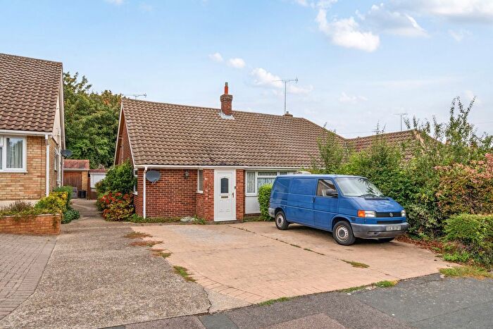 3 Bedroom Semi-Detached House For Sale In Haven Close, Swanley, Kent, BR8