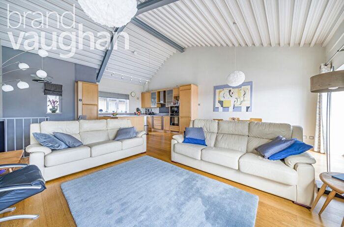 2 Bedroom Flat To Rent In Portland Street, Brighton, East Sussex, BN1