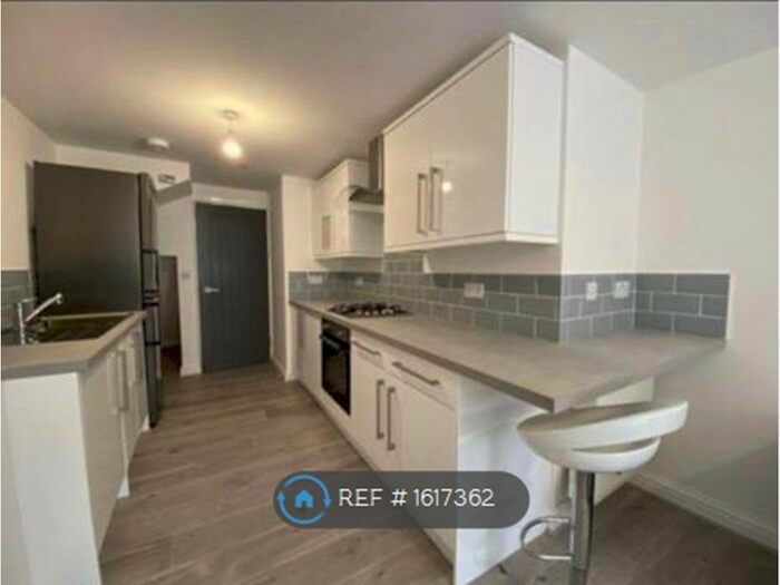 2 Bedroom Flat To Rent In Cathays, Cardiff, CF24