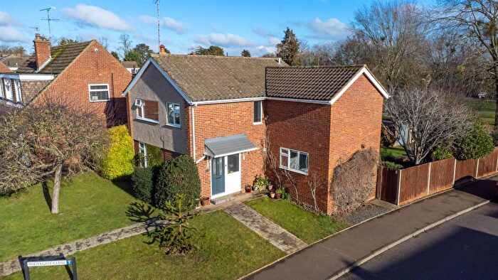 4 Bedroom Detached House For Sale In Whitegale Close, Hitchin, SG4