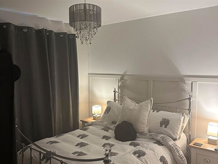 1 Bedroom Property To Rent In Shinewater Park, Kingswood, HU7