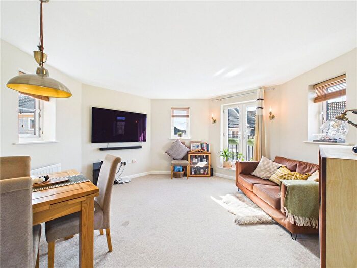 2 Bedroom Flat For Sale In Latimer Close, Bristol, BS4