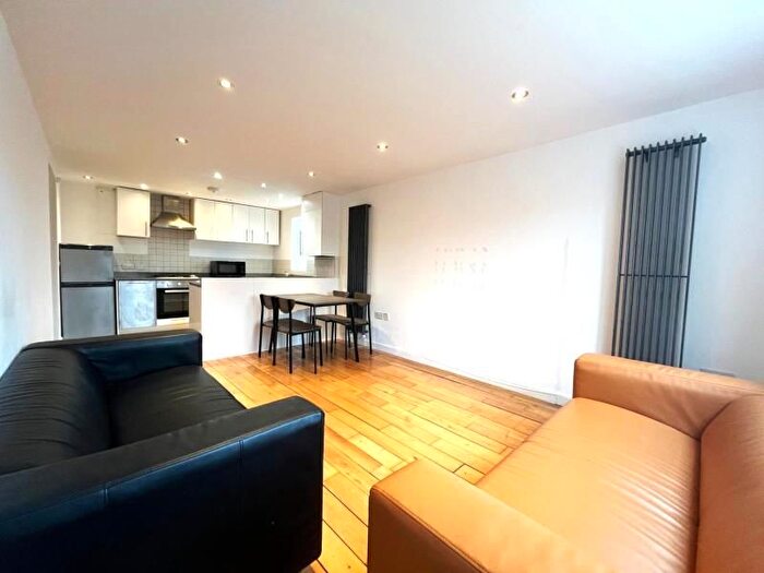 2 Bedroom Flat To Rent In Fairfield Road, Uxbridge, UB8