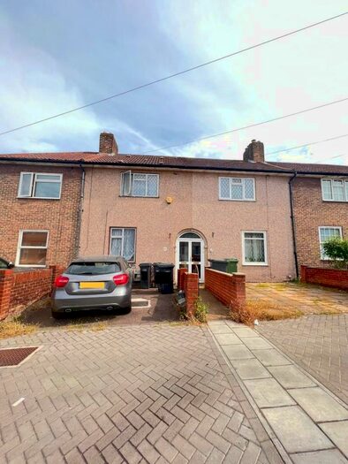 2 Bedroom Terraced House To Rent In Durham Hill, Bromley, BR1