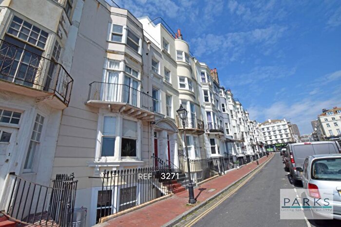 Flat To Rent In New Steine, Brighton, BN2