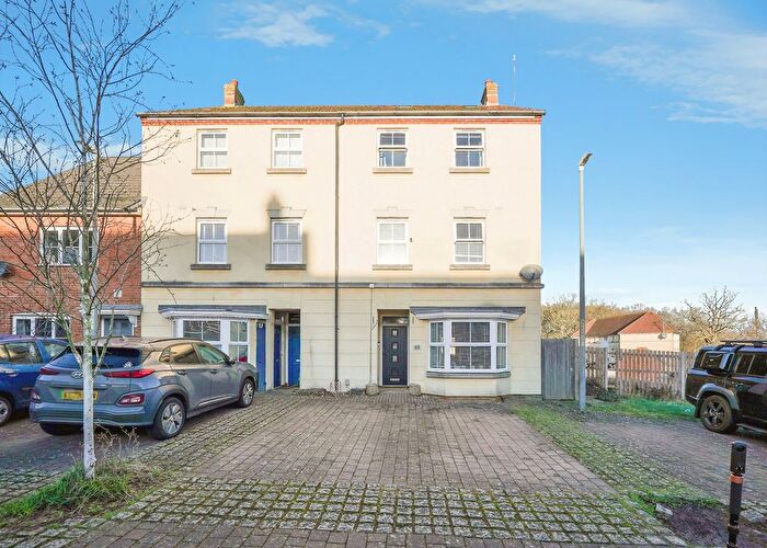 6 Bedroom Town House For Sale In Poppy Mead, Ashford, TN23