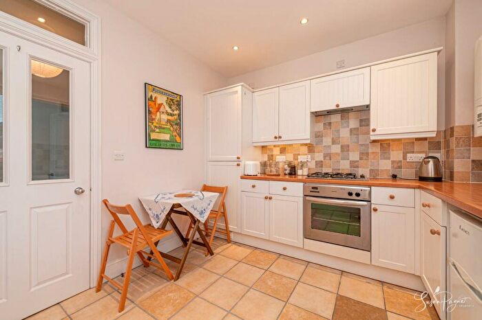 2 Bedroom Apartment For Sale In Victoria Lodge, St. Thomas Street, Ryde, PO33