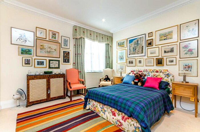 3 Bedroom Flat To Rent In Prince Albert Road, St John's Wood, London, NW8