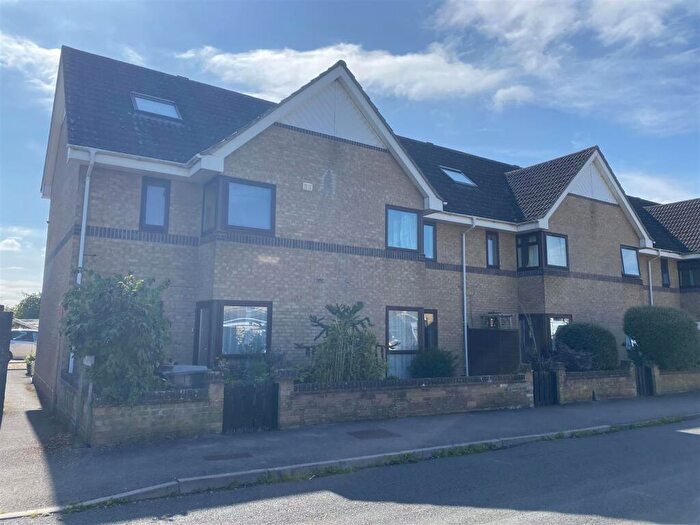 1 Bedroom Flat To Rent In Kenilworth Gardens, Melksham, SN12