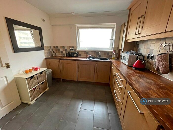3 Bedroom Flat To Rent In Cherbury Court, London, N1
