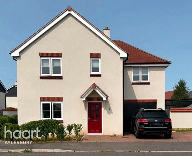 4 Bedroom Detached House To Rent In Cricketers Way, Aylesbury, HP17