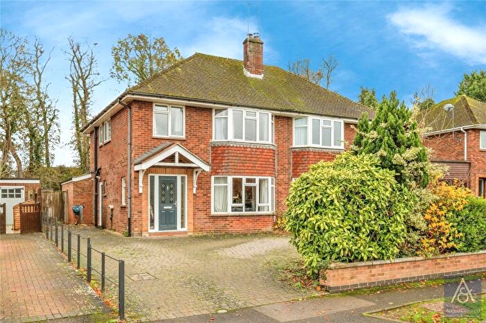 3 Bedroom Semi-Detached House For Sale In Highlands Road, Buckingham, Buckinghamshire, MK18
