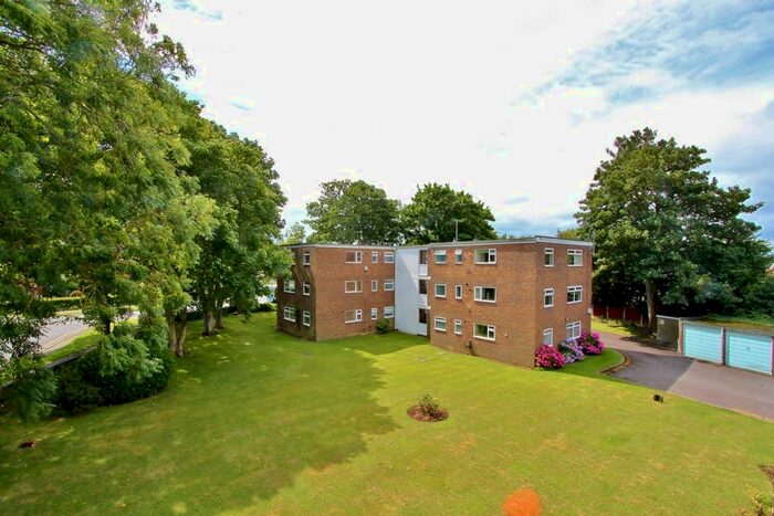 2 Bedroom Flat To Rent In Goring Street, Worthing, BN12