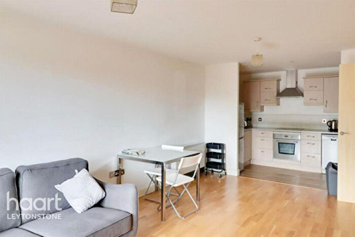 2 Bedroom Flat To Rent In Kirkdale Road, London, E11
