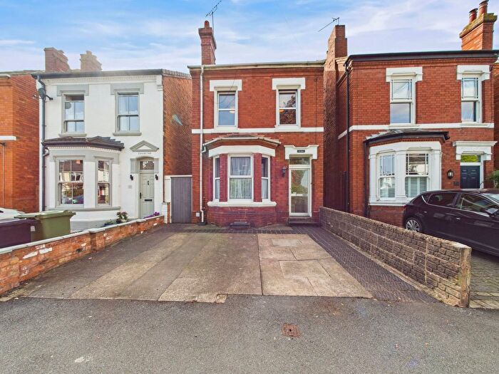 3 Bedroom Detached House For Sale In Laugherne Road, Worcester, Worcestershire, WR2