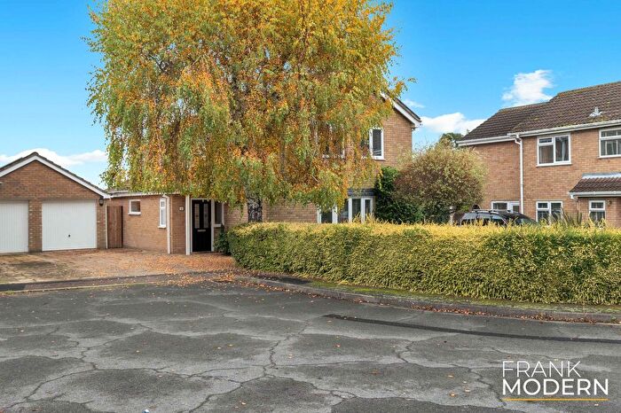 4 Bedroom Detached House For Sale In Elm Close, Stilton, PE7