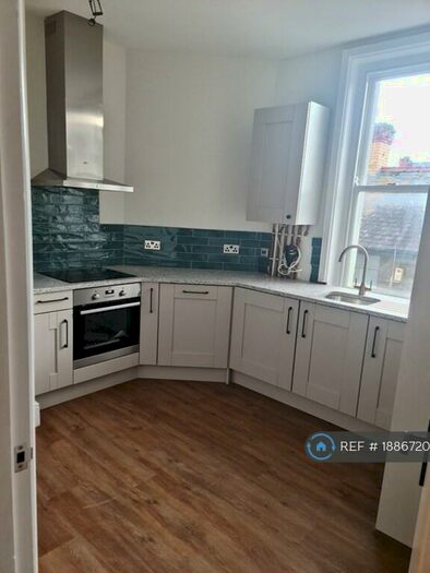 2 Bedroom Flat To Rent In Penrhyn Road, Colwyn Bay, LL29