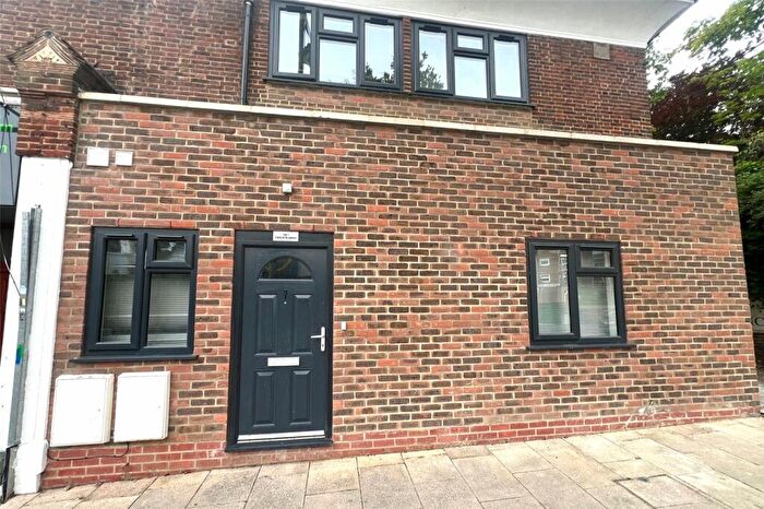 2 Bedroom Apartment To Rent In Beddington Gardens, Wallington, SM6