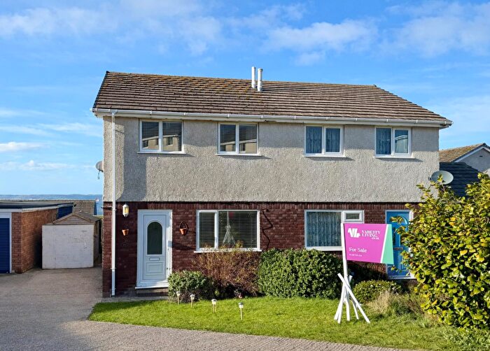 3 Bedroom House For Sale In Cae America, Llanfairfechan, LL33