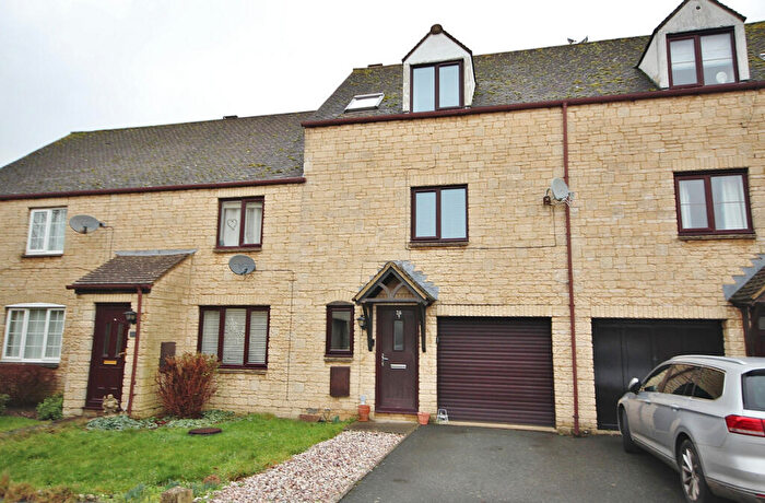 3 Bedroom Terraced House For Sale In Broadway Close, Witney, OX28