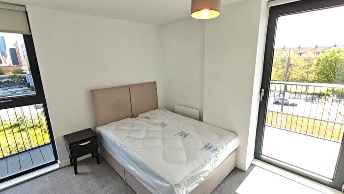 2 Bedroom Apartment To Rent In Vox, M15
