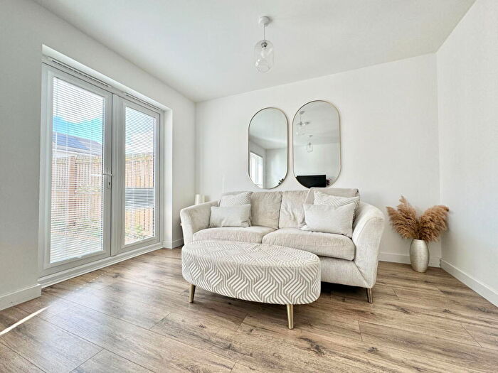 3 Bedroom Terraced House For Sale In Ferguson Gardens, Falkirk, FK2