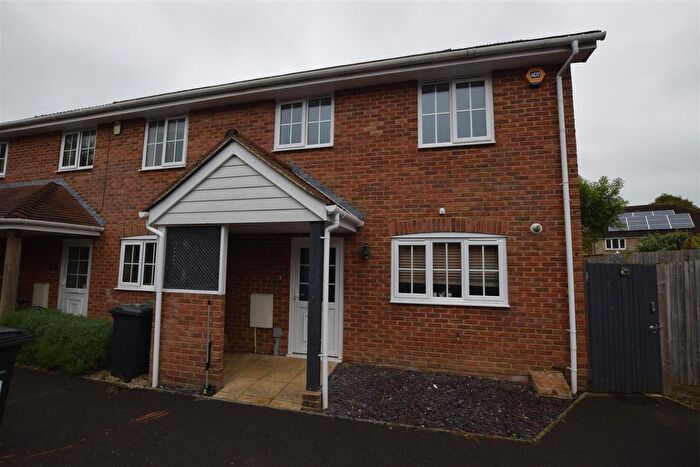 4 Bedroom Semi-Detached House To Rent In Goulds Drive, Westfield, Hastings, TN35