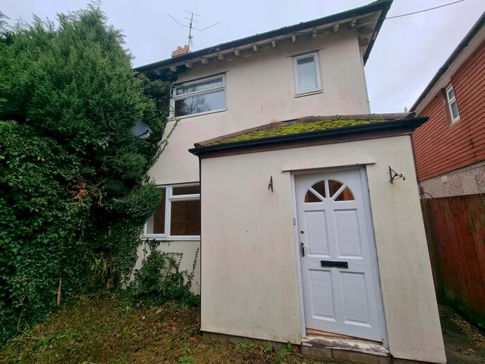 3 Bedroom Semi-Detached House To Rent In Meadow Lane, Oxford, OX4