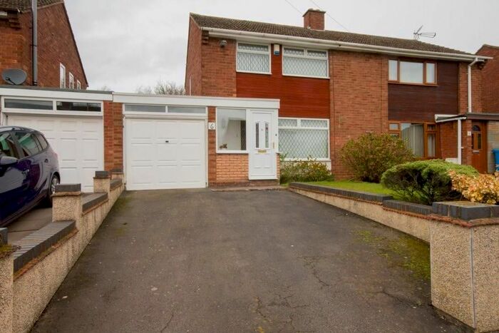3 Bedroom Semi-Detached House To Rent In Hollybank Avenue, Essington, Wolverhampton, WV11