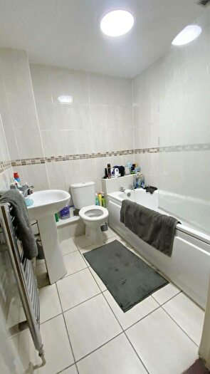 1 Bedroom Apartment For Sale In Manor Park Avenue, Portsmouth, Hampshire, PO3