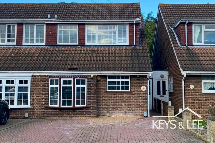 4 Bedroom Semi-Detached House To Rent In Birch Close, Romford, RM7