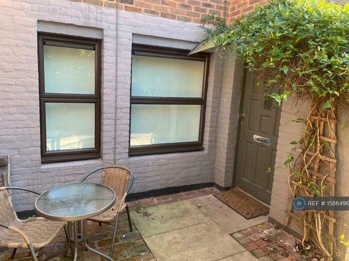 1 Bedroom Flat To Rent In Greatfield Close, London, N19