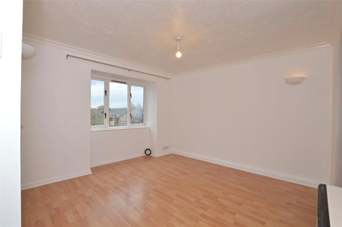 1 Bedroom Apartment To Rent In Rossignol Gardens, Carshalton, Surrey, SM5