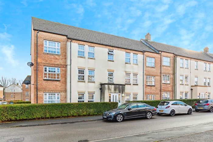 2 Bedroom Flat For Sale In Finney Drive, Grange Park, Northampton, NN4