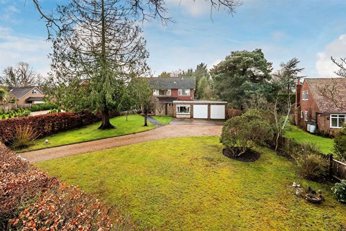 4 Bedroom Detached House For Sale In Maddox Lane, Little Bookham, KT23
