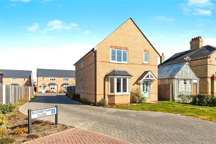 3 Bedroom Detached House For Sale In Elizabethan Close, Sandy, Bedfordshire, SG19