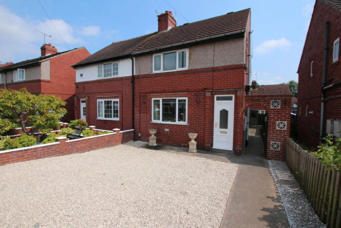 3 Bedroom Semi-Detached House To Rent In Wike Road, Lundwood, S71