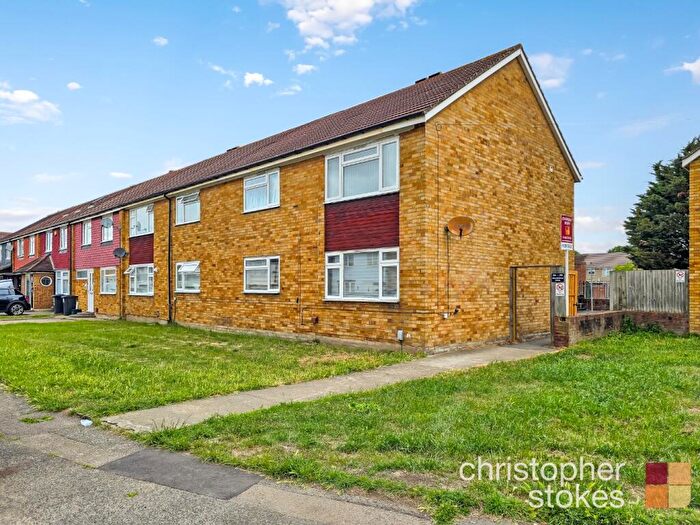 1 Bedroom Flat For Sale In Shortmead Drive, Cheshunt, Hertfordshire, EN8