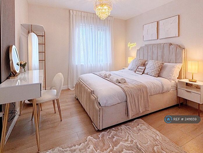 2 Bedroom Flat To Rent In Bouverie Court, Leeds, LS9