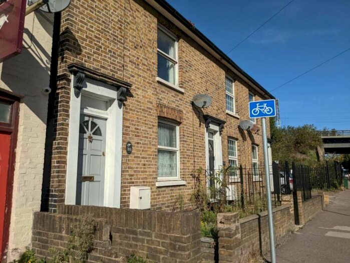 2 Bedroom House To Rent In New Street, Chelmsford, Essex, CM1