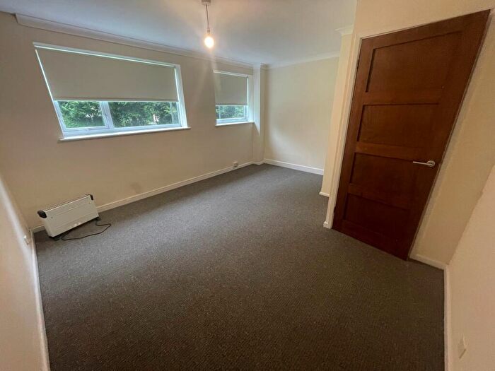2 Bedroom Apartment To Rent In Avon Drive, Moseley, B13