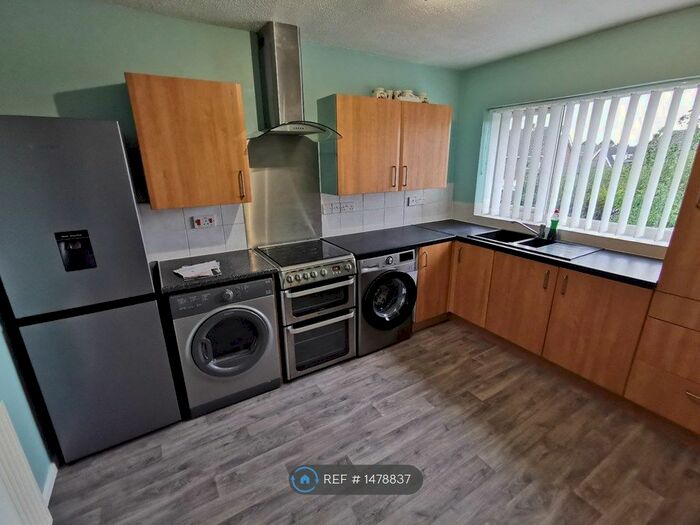 2 Bedroom Flat To Rent In Sprowston, Norwich, NR7