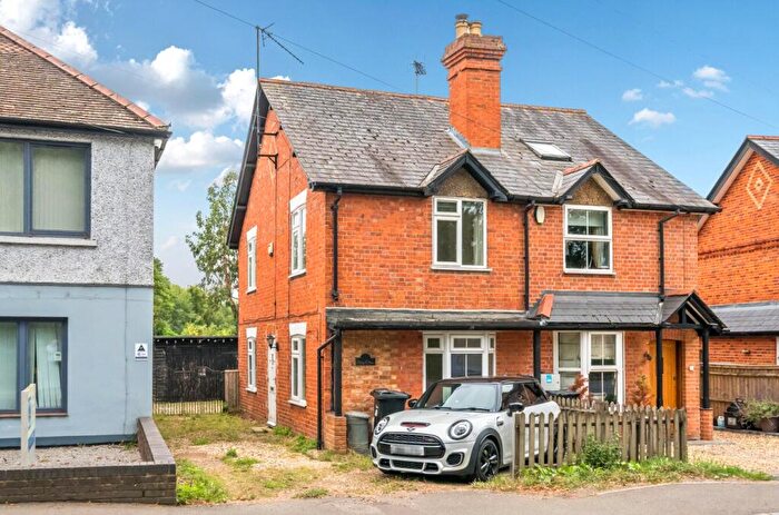 2 Bedroom Semi-Detached House For Sale In Reading Road, Eversley, Hook, RG27