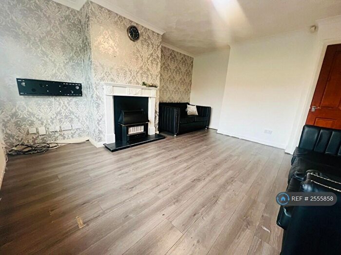 3 Bedroom Semi-Detached House To Rent In Scott Hall Road, Leeds, LS7