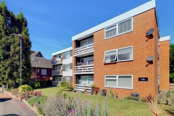 2 Bedroom Flat To Rent In South Hill Avenue, Harrow On The Hill, Harrow, HA1