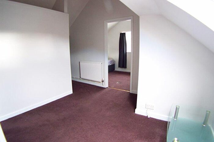 4 Bedroom Semi-Detached House To Rent In Otley Road, Leeds, LS6