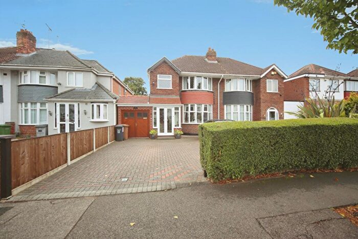 3 Bedroom Semi-Detached House For Sale In Thurlston Avenue, Solihull, B92
