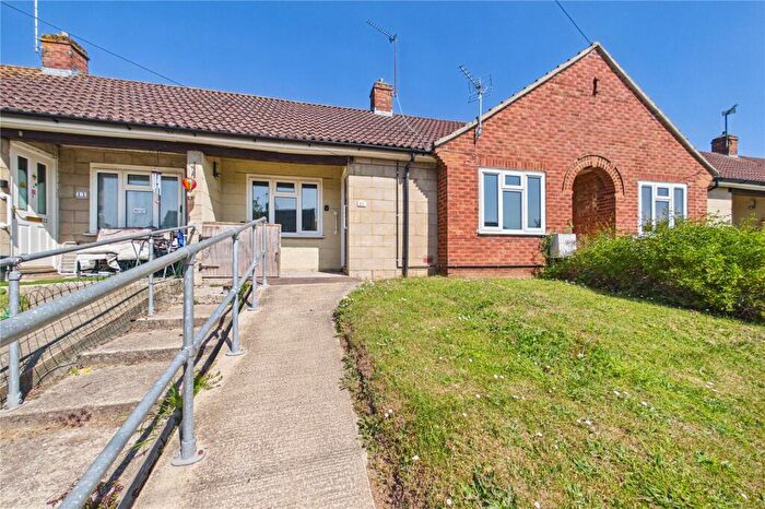 1 Bedroom Bungalow For Sale In Clarence Way, Calcot, Reading, Berkshire, RG31