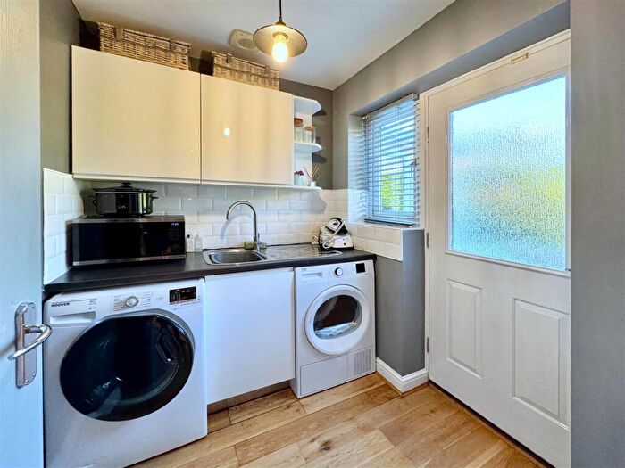 5 Bedroom Detached House For Sale In Henry Moore Court, Woolley Grange, Barnsley, S75